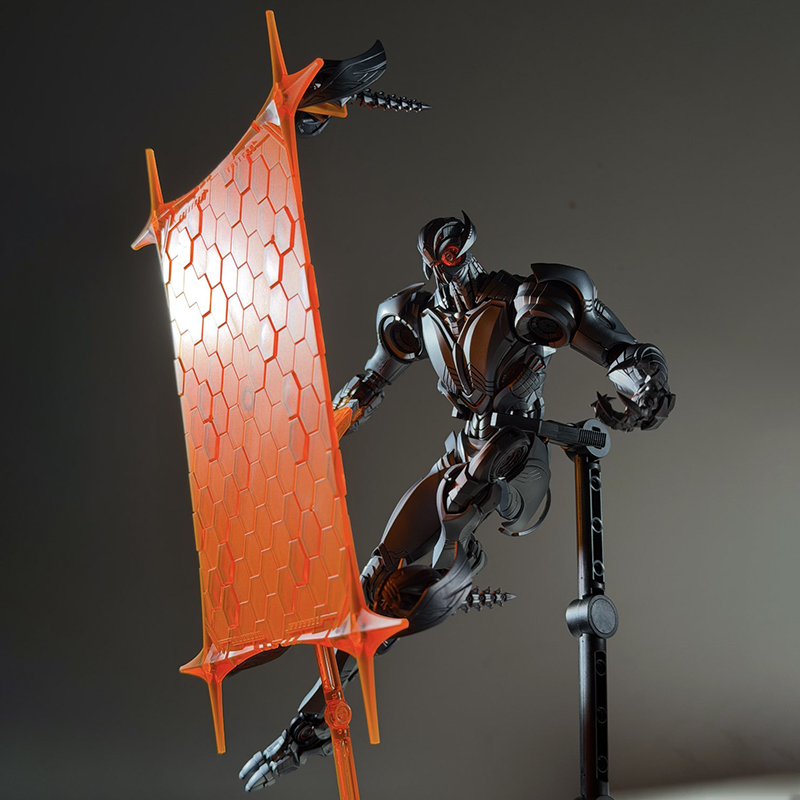 مجموعة بناء شخصيات أكشن قابلة  - مراجعة Model Kit Ultron وسعره