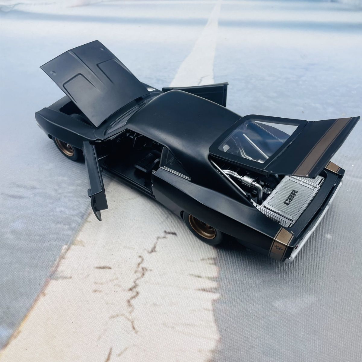 جادا 1:24 شاحن 1968 سبيكة سيار - مراجعة Model Kit Mustang وسعره