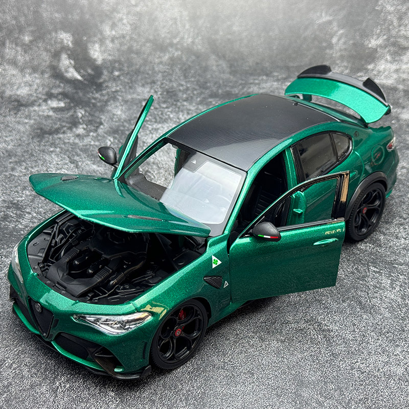 Bburago 1:18 ألفا روميو جوليا  - مراجعة Model Kit Alfa Romeo وسعره