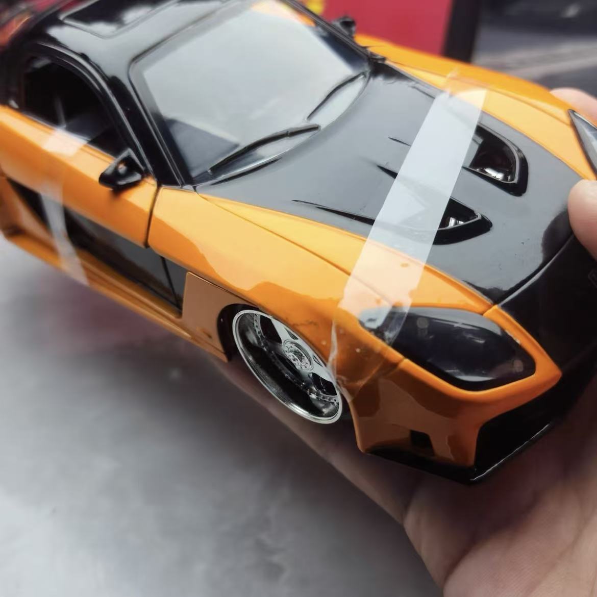 نموذج سيارة JADA 1:24 طوكيو در - مراجعة Model Kit Mustang وسعره