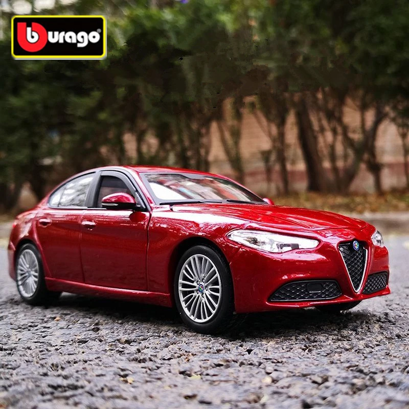 غطاء عجلات بوراغو 1:24 لسيارة  - مراجعة Model Kit Alfa Romeo وسعره